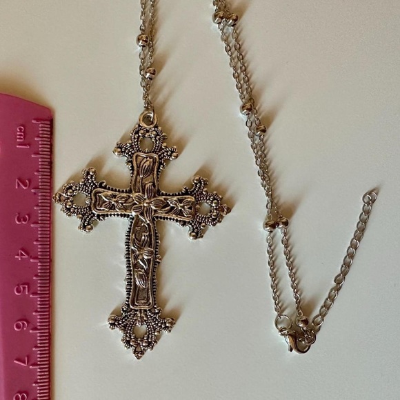 Gothic Cross Charm Necklace Floral Design Big Punk Goth Silver Tone - Picture 8 of 12